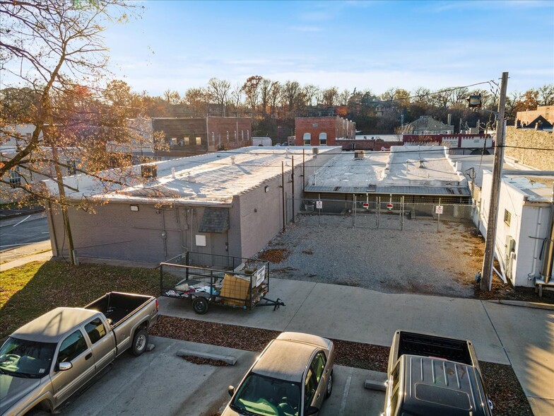 101-103 N Broadway St, Siloam Springs, AR for sale - Building Photo - Image 2 of 5