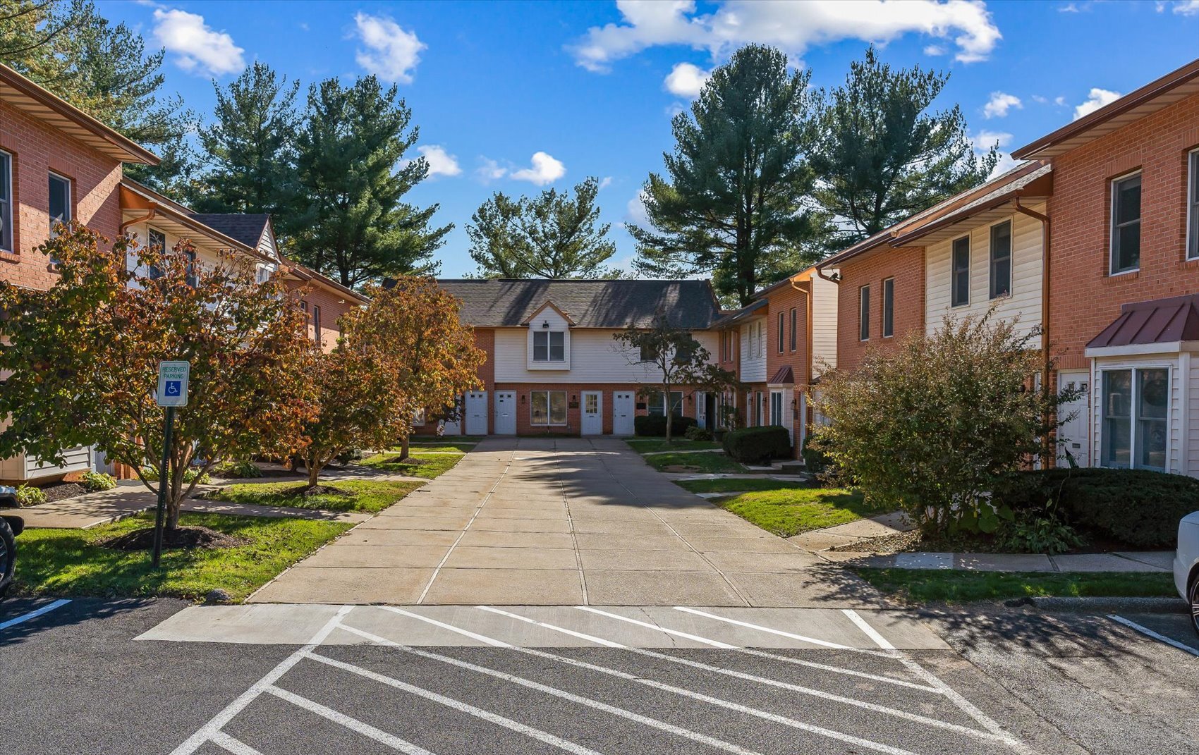 111 Warren Rd, Cockeysville, MD for lease Building Photo- Image 1 of 15