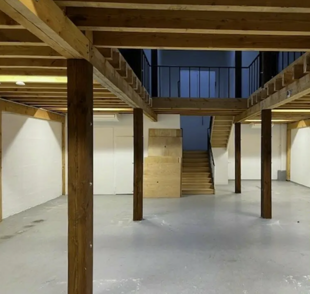 Office in Bordeaux for sale - Interior Photo - Image 2 of 9