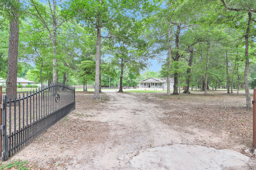 13697 FM 1485 Rd, Conroe, TX for sale - Building Photo - Image 3 of 34