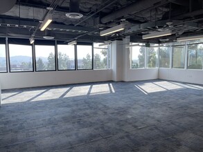 250 E Olive Ave, Burbank, CA for lease Interior Photo- Image 1 of 3