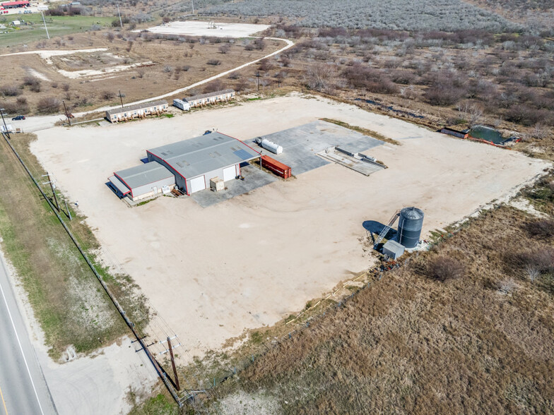 1907 FM 99, Karnes City, TX for sale - Primary Photo - Image 1 of 1