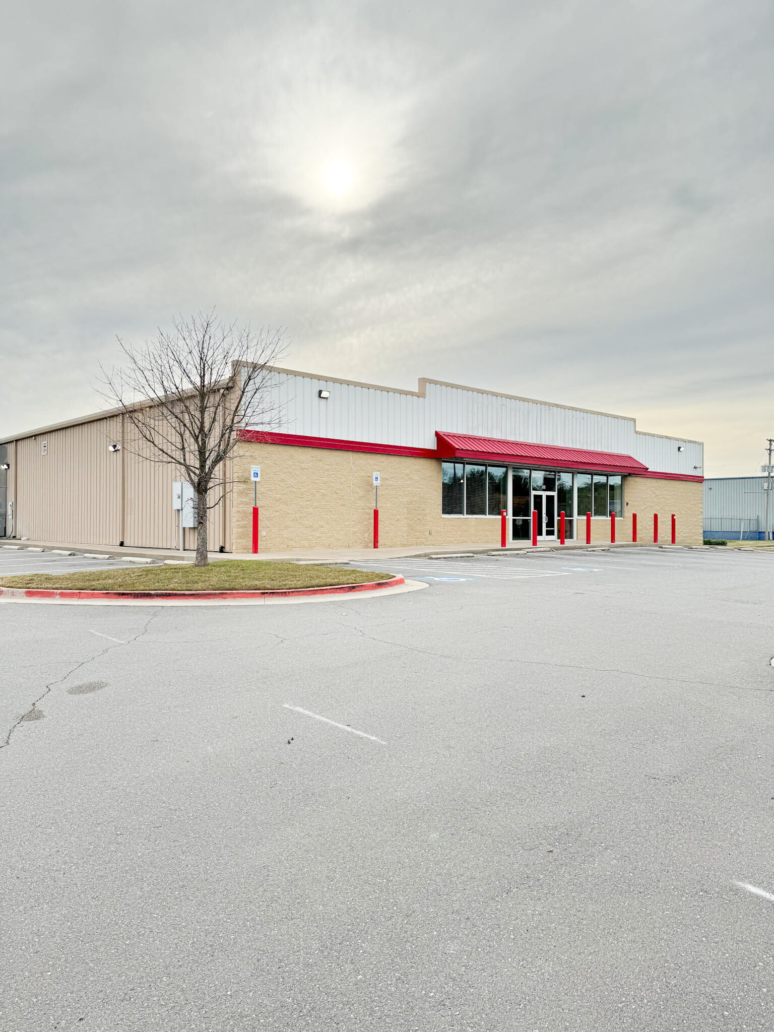 801 E Roosevelt Rd, Little Rock, AR for lease Building Photo- Image 1 of 5