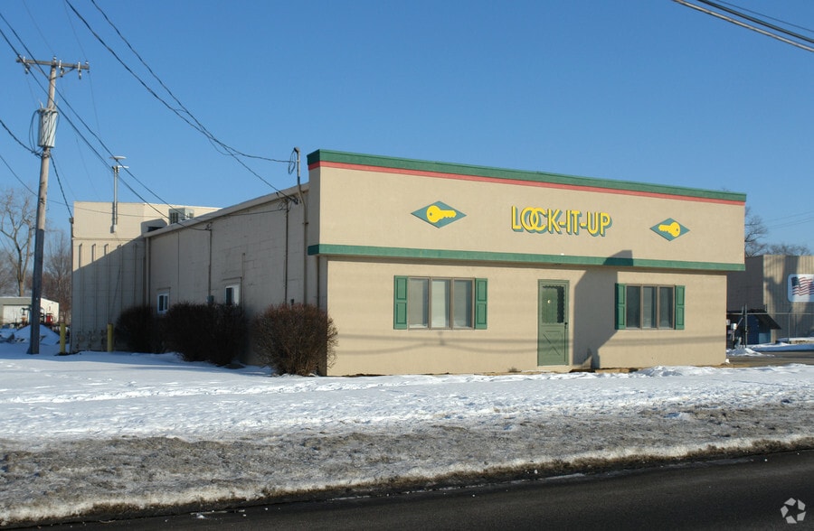 3032 Airport Hwy, Toledo, OH for lease - Primary Photo - Image 1 of 4
