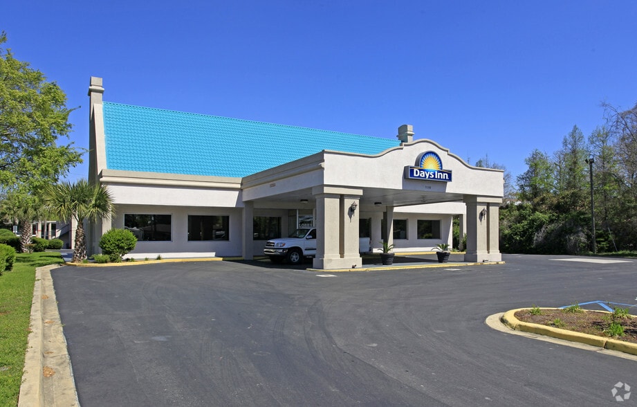 3100 Apalachee Pky, Tallahassee, FL for sale - Building Photo - Image 2 of 4