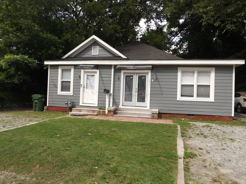 1711 Ralph David Abernathy Blvd, Atlanta, GA 30310