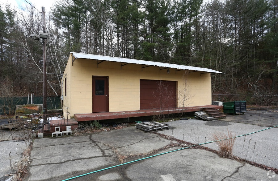 388 Palmer Rd, Ware, MA for sale - Building Photo - Image 2 of 6