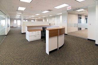 1051 Perimeter Dr, Schaumburg, IL for lease Interior Photo- Image 2 of 9