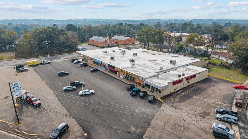 2726 W Gentry Pky, Tyler, TX for sale - Building Photo - Image 2 of 8