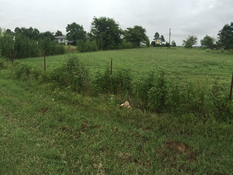 101 Sunflower Cir, Kyle, TX for sale - Primary Photo - Image 1 of 18