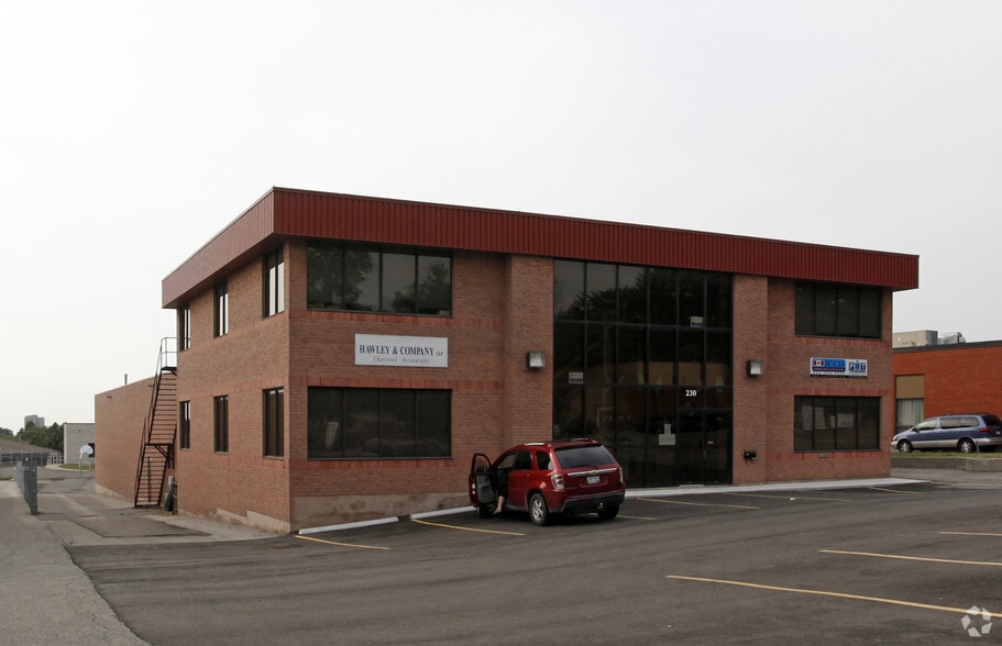 230 Watline Ave, Mississauga, ON for sale - Primary Photo - Image 1 of 1