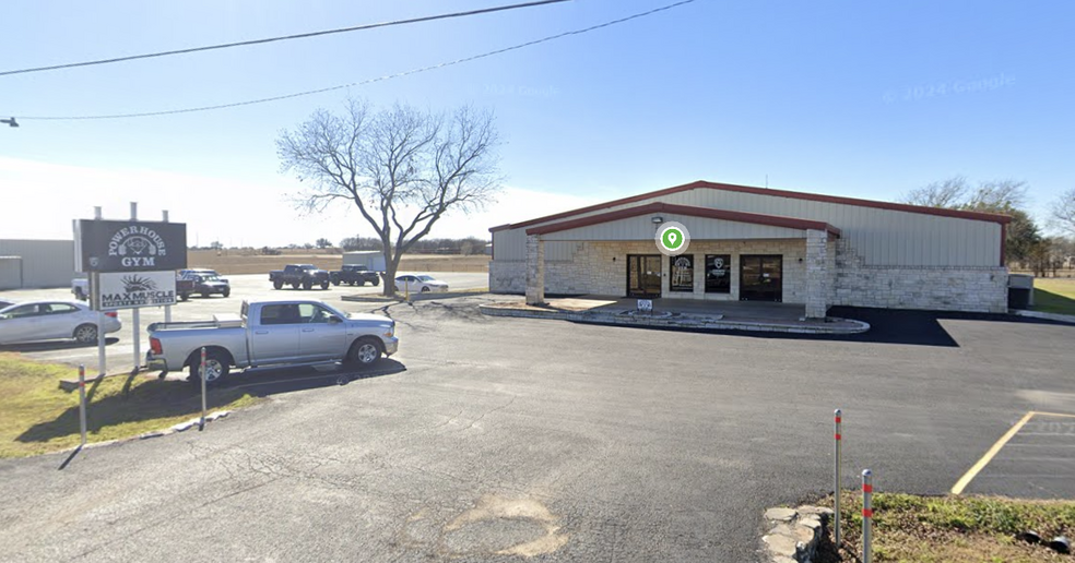 2420 Bob White Dr, Granbury, TX for lease - Building Photo - Image 2 of 12