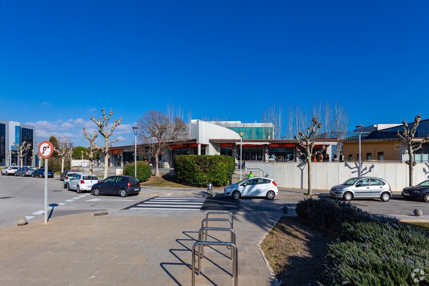 Retail in El Prat de Llobregat, Barcelona for sale - Building Photo - Image 3 of 8