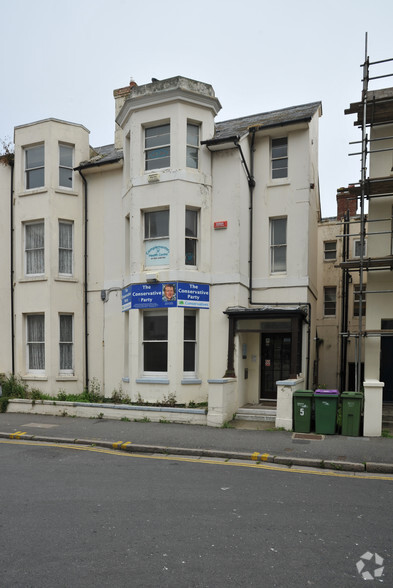 3-4 West Cliff Gdns, Folkestone for lease - Primary Photo - Image 1 of 4