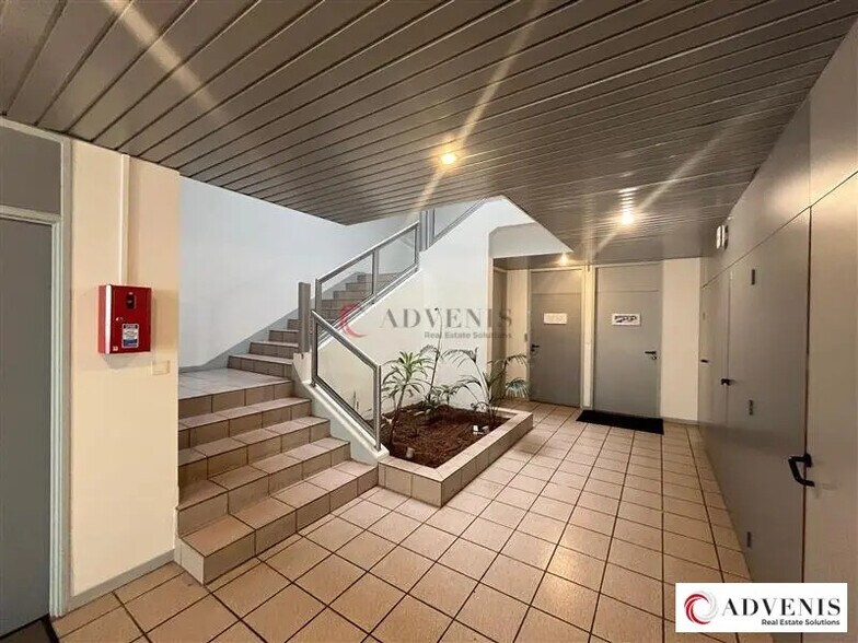 Office in Bruges for lease - Lobby - Image 2 of 9