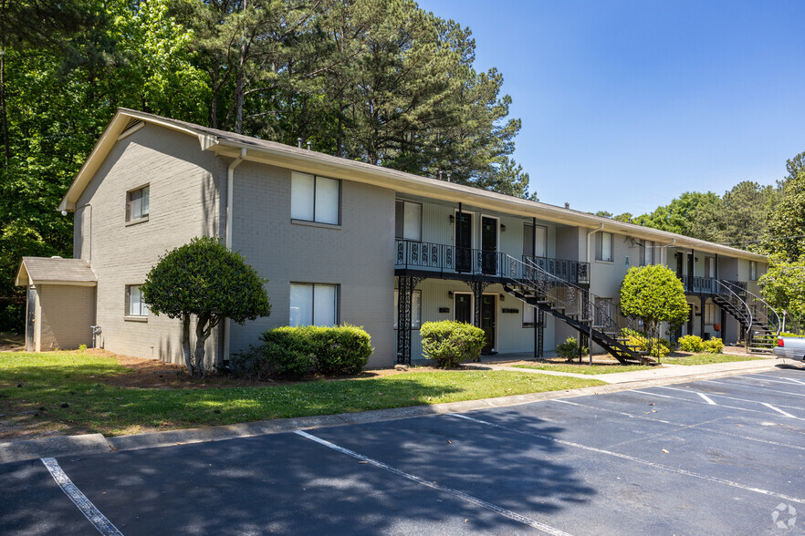 5890 Riverdale Rd, Atlanta, GA for sale - Primary Photo - Image 1 of 1