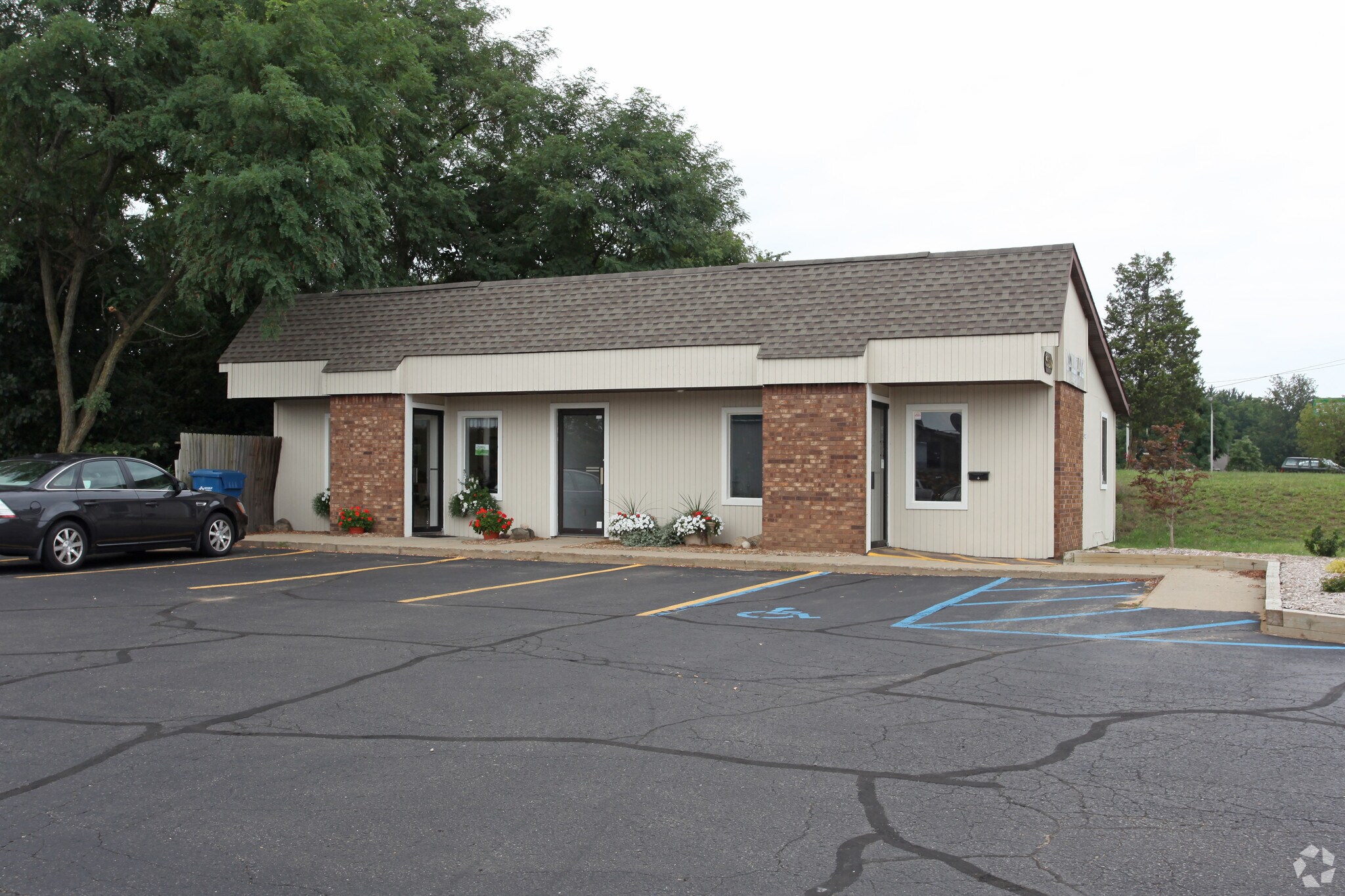 55490 N Main St, Mattawan, MI for sale Primary Photo- Image 1 of 1