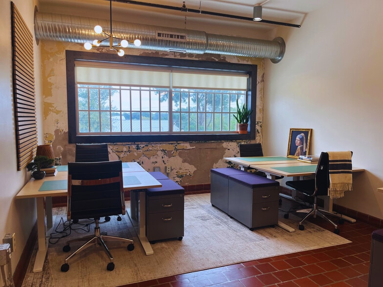 1053 E Whitaker Mill Rd, Raleigh, NC for lease - Interior Photo - Image 2 of 20