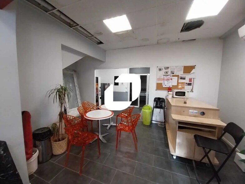 Flex in Bordeaux for lease - Interior Photo - Image 3 of 16