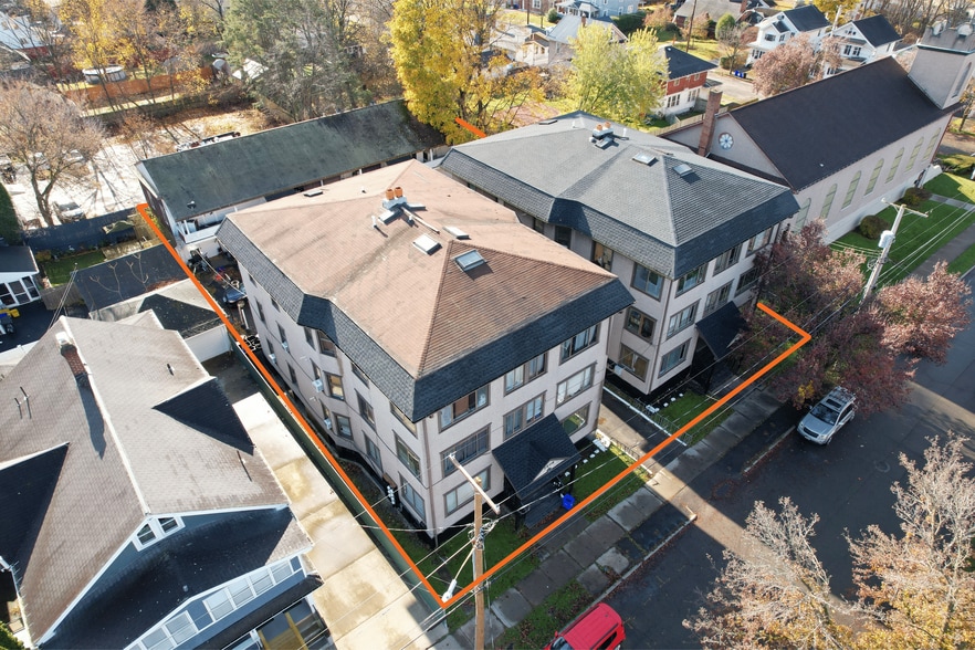 High-Yield Multifamily Portfolio portfolio of 4 properties for sale on LoopNet.com - Building Photo - Image 3 of 22