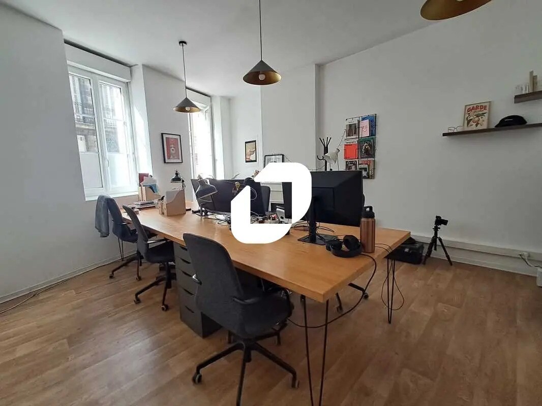 Office in Bordeaux for lease Interior Photo- Image 1 of 9