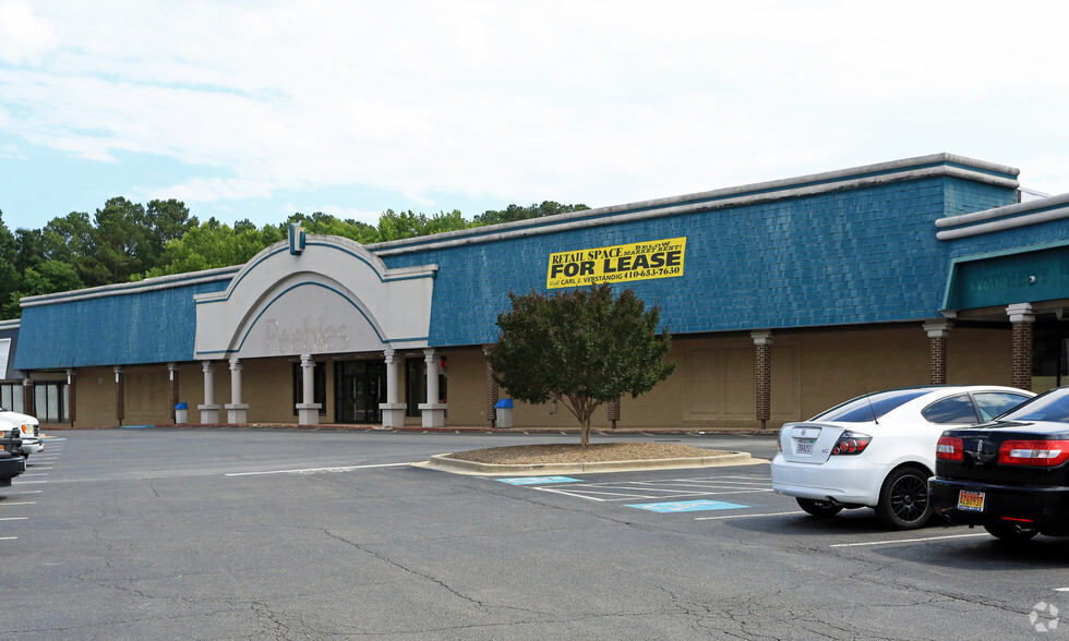 21600 Great Mills Rd, Lexington Park, MD for lease - Building Photo - Image 2 of 15