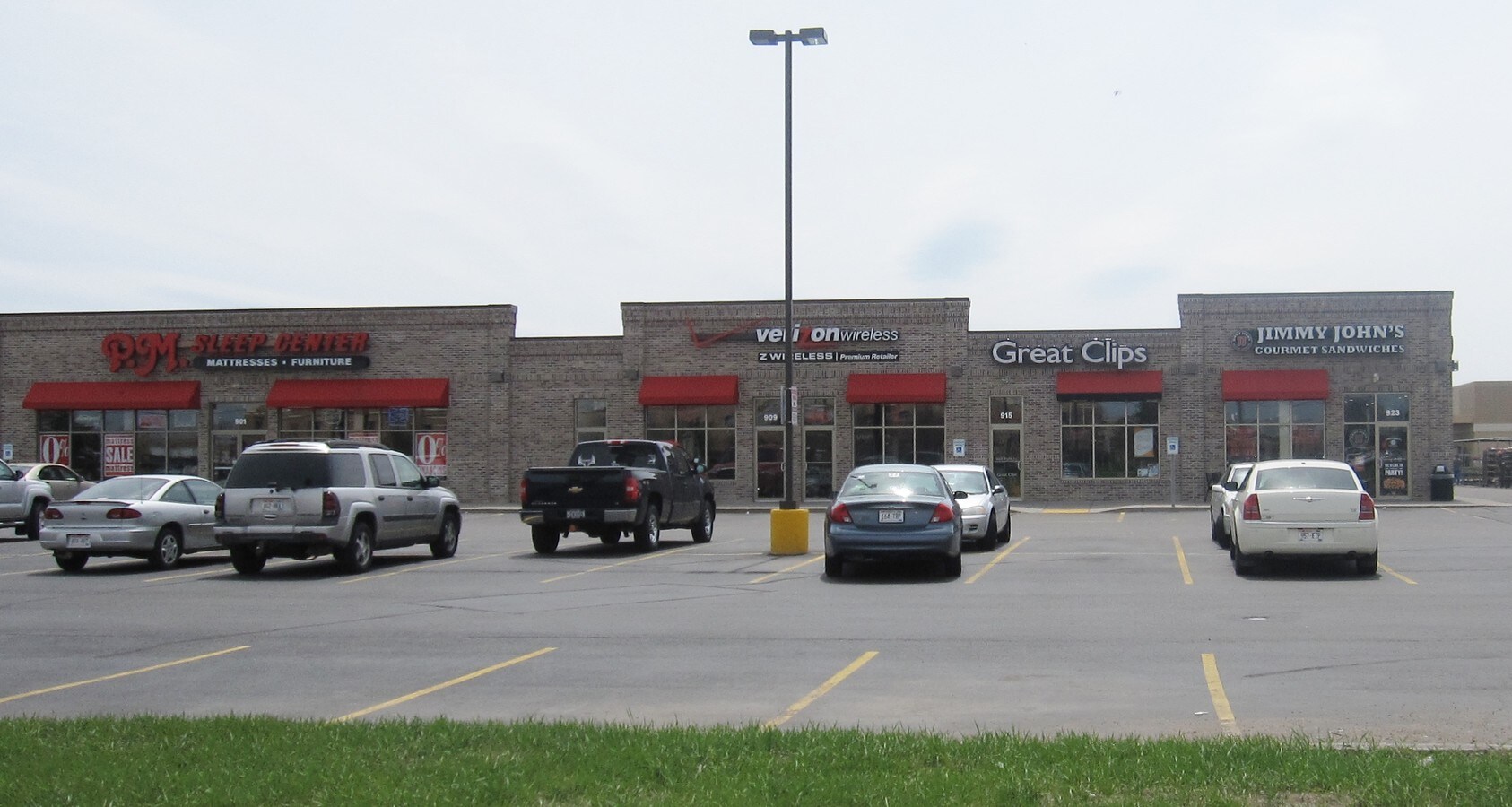 831923 W Clairemont Ave, Eau Claire, WI 54701