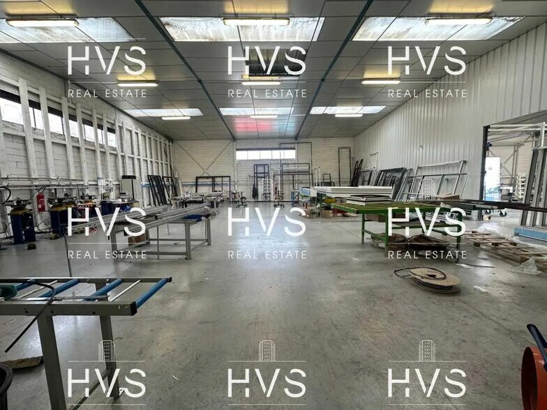 Industrial in Vitrolles for lease - Interior Photo - Image 3 of 18