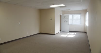 696 Amity Rd, Bethany, CT for lease Interior Photo- Image 2 of 11