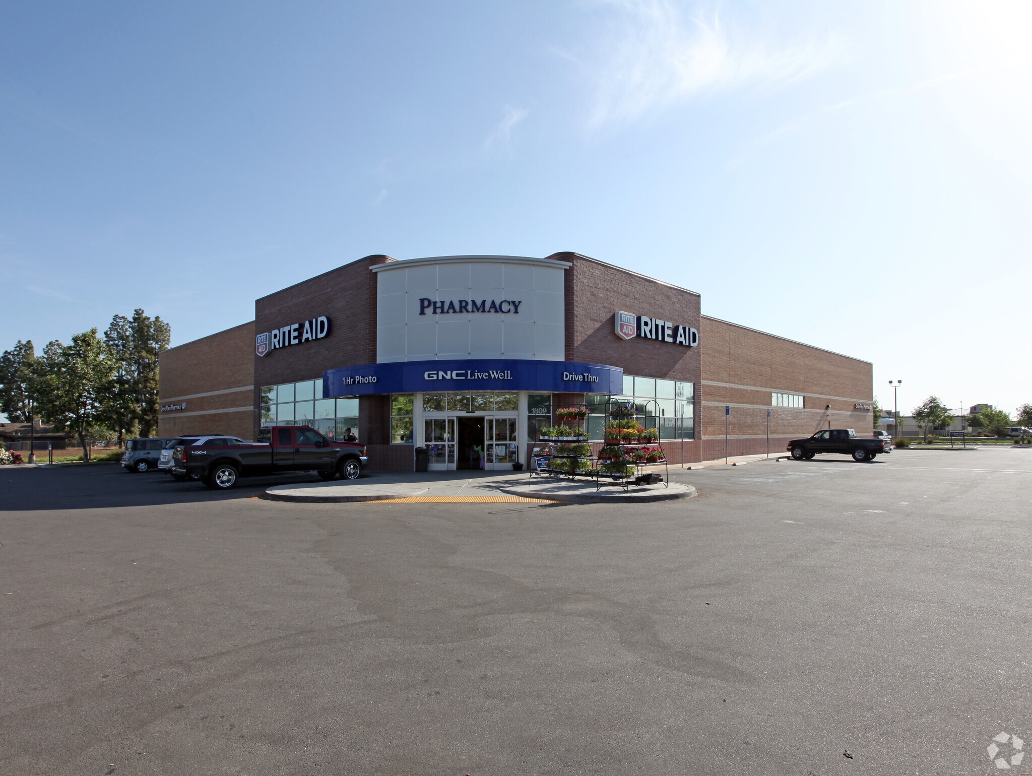 1805 Cecil Ave, Delano, CA for sale Primary Photo- Image 1 of 1