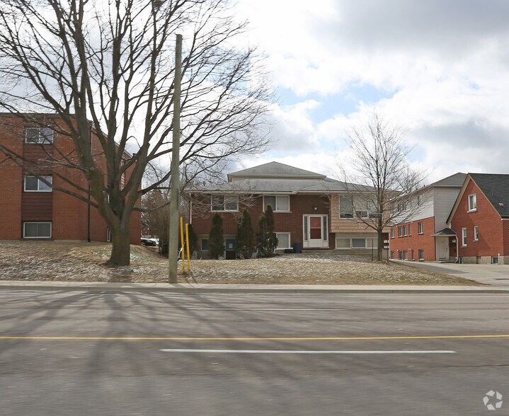 155 University Ave E, Waterloo, ON for sale - Primary Photo - Image 1 of 1