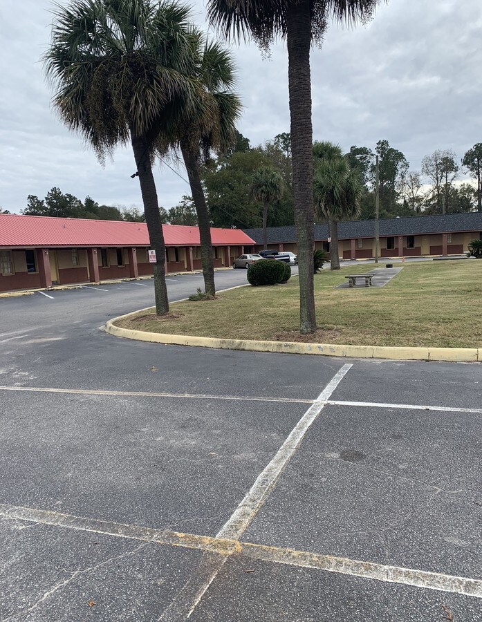 2805 Bamberg Rd, Orangeburg, SC 29115