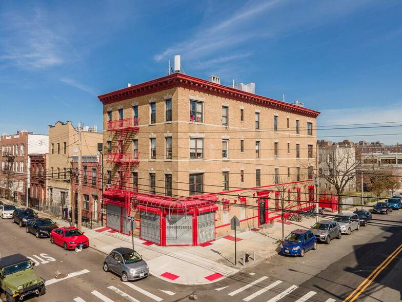 903 35th Ave, Long Island City, NY for lease - Building Photo - Image 3 of 4