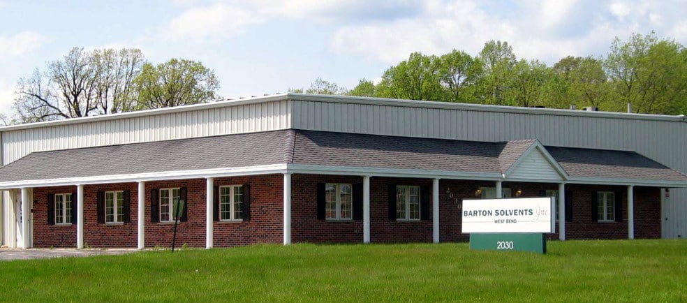 2030 Stonebridge Rd, West Bend, WI for sale - Primary Photo - Image 1 of 1