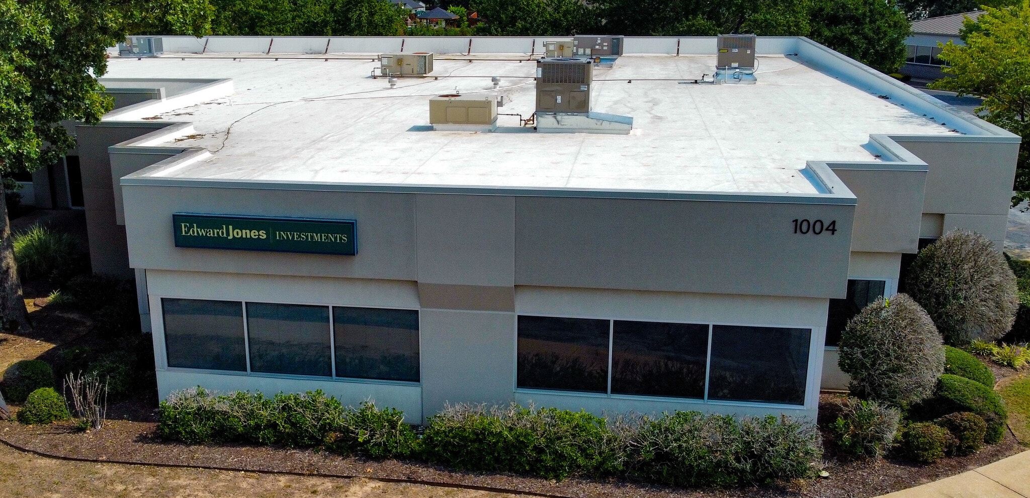 1005 Beau Terre Dr, Bentonville, AR for lease Building Photo- Image 1 of 11