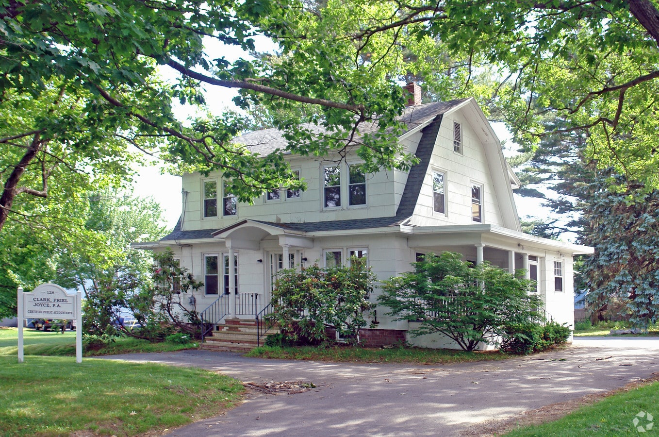 128 Auburn St, Portland, ME 04103