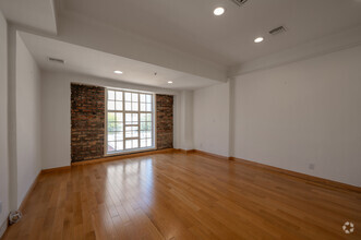 9615 Brighton Way, Beverly Hills, CA for lease Interior Photo- Image 1 of 2