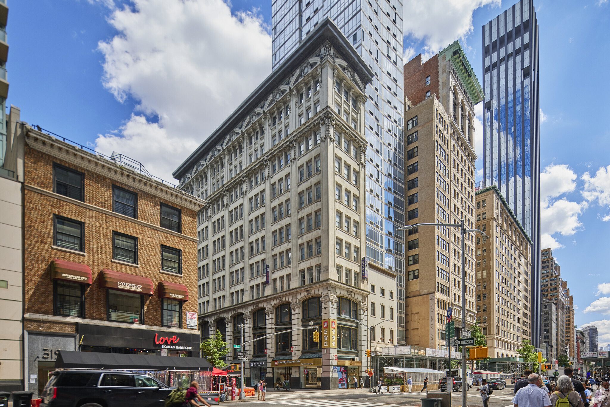 315 Fifth Ave, New York, NY for lease Primary Photo- Image 1 of 6