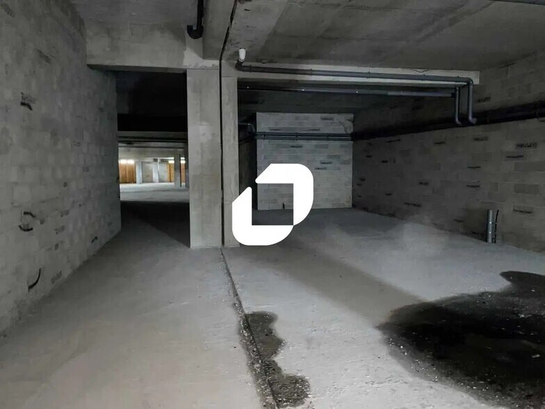 Retail in Bordeaux for lease - Interior Photo - Image 3 of 4