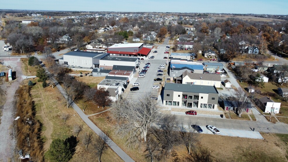 102 Locust St, Hickman, NE for lease - Building Photo - Image 3 of 9