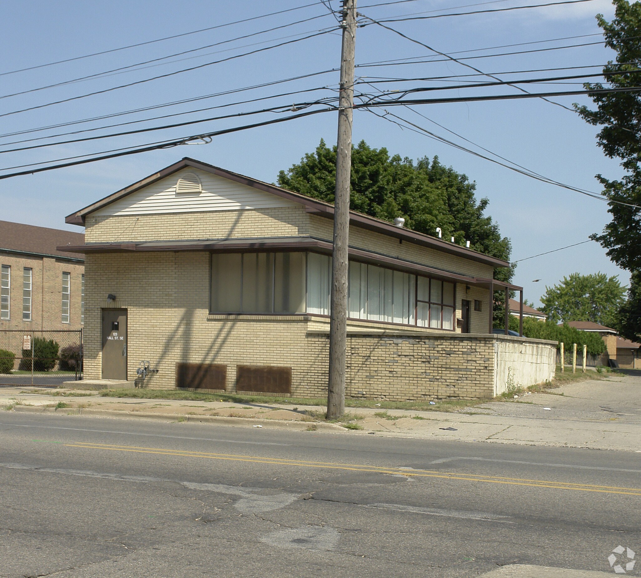 123 Hall St SE, Grand Rapids, MI for sale Primary Photo- Image 1 of 1