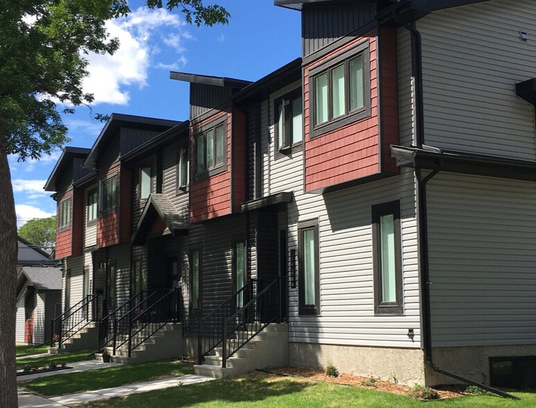 11006 108 Ave NW, Edmonton, AB for sale - Building Photo - Image 2 of 2