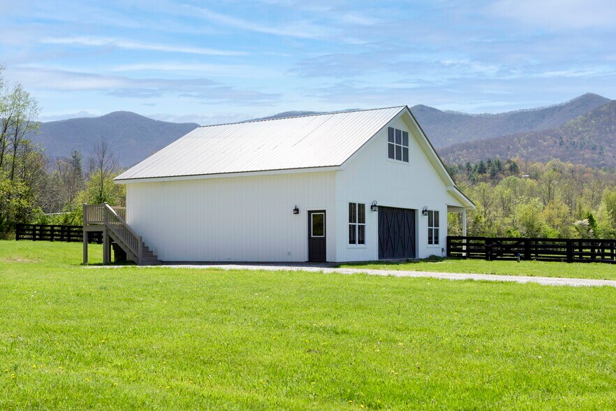 2811 Plottown rd, Young Harris, GA for sale - Building Photo - Image 2 of 16