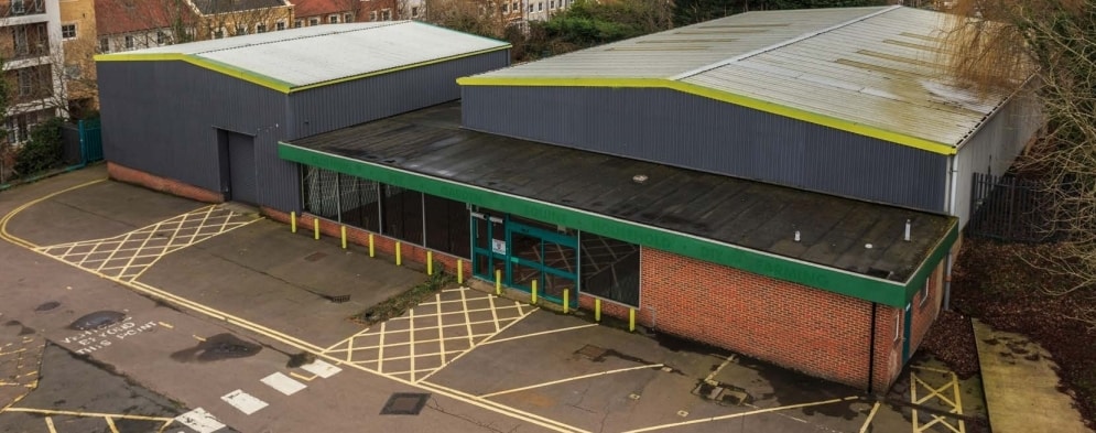 Brighton Rd, Godalming for sale Primary Photo- Image 1 of 1