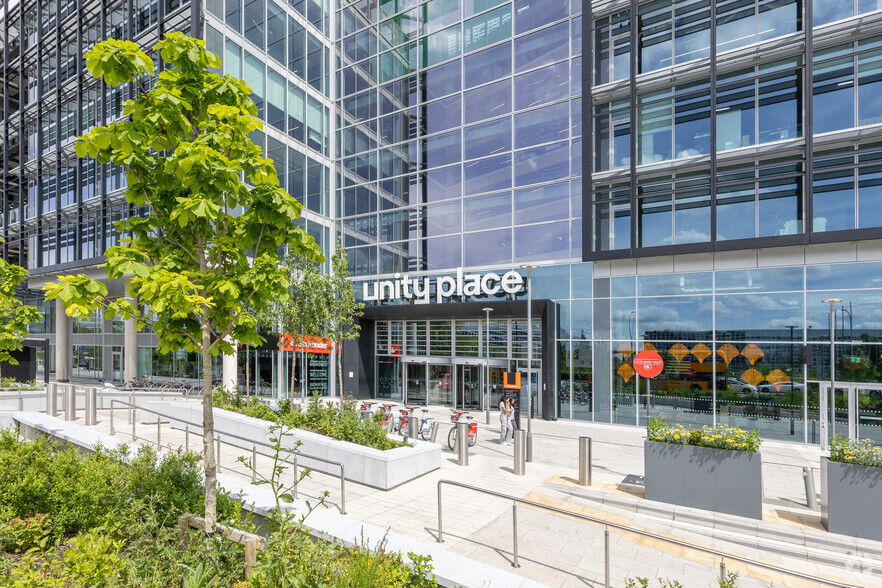 Unity Pl, Milton Keynes for lease - Building Photo - Image 2 of 16