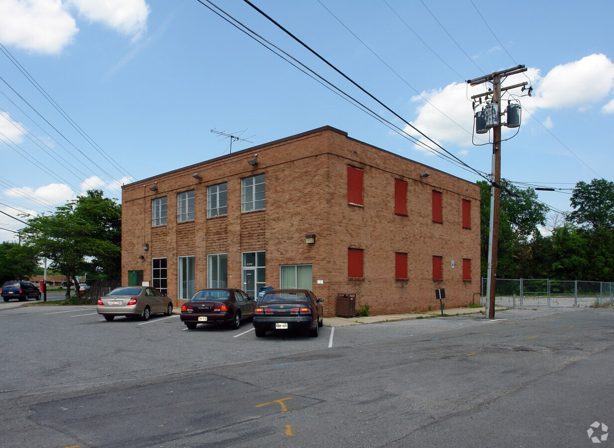 4831 Silver Hill Rd, Suitland, MD 20746