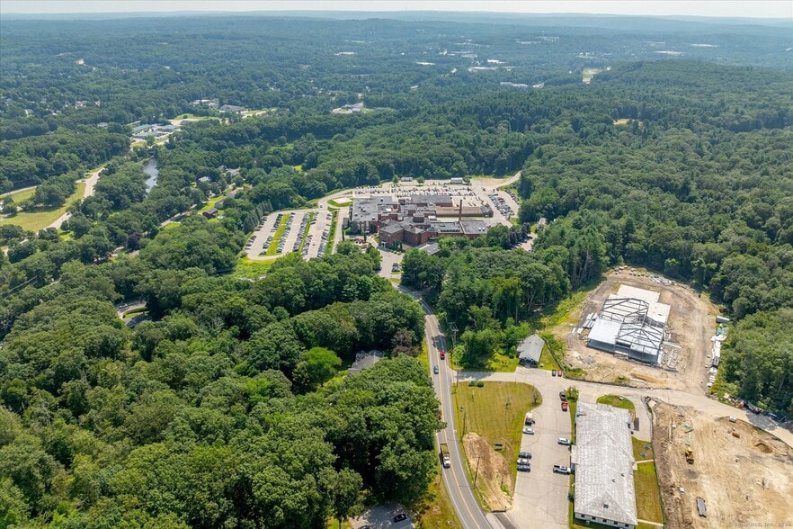 219 Pomfret St, Putnam, CT for sale - Building Photo - Image 1 of 10