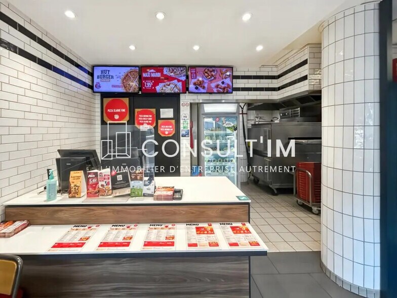 Retail in Sèvres for lease - Building Photo - Image 2 of 7