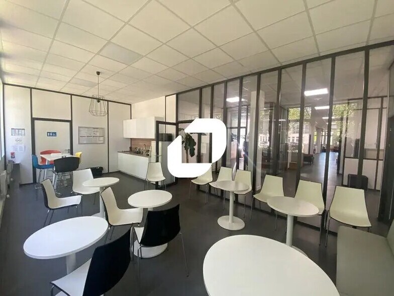 Office in Éragny for lease - Interior Photo - Image 2 of 11