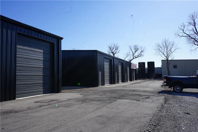 4570 W 57th St, Tulsa, OK for lease - Building Photo - Image 2 of 4